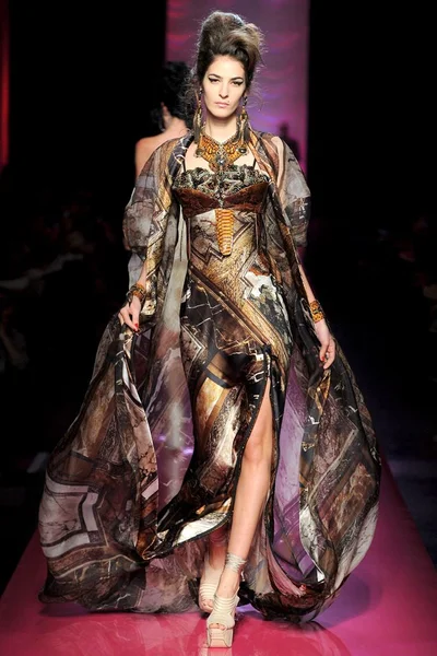 Look 38